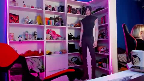 Snapshot of holy_rumi chatting on 02.14.26 Rumi online show from 02.14.26