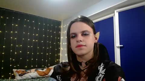 Honelints boyblonde hair AsterMIntfemboybrown hair online show from 01.08.25