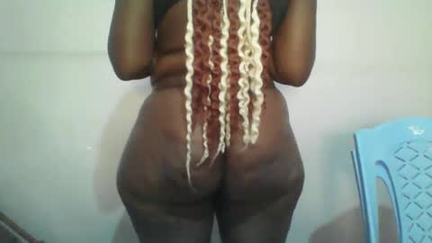 Snapshot of honey_beb chatting on 09.16.25 honey_beb online show from 09.16.25