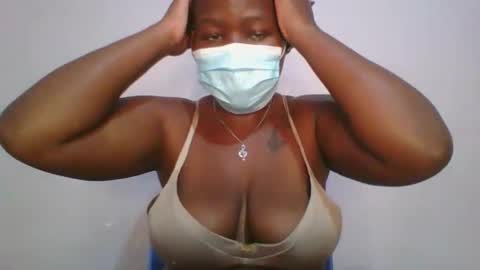 Snapshot of honey_beb chatting on 09.17.25 honey_beb online show from 09.17.25