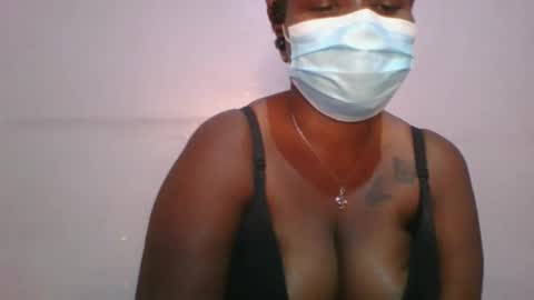 Snapshot of honey_beb chatting on 09.21.25 honey_beb online show from 09.21.25