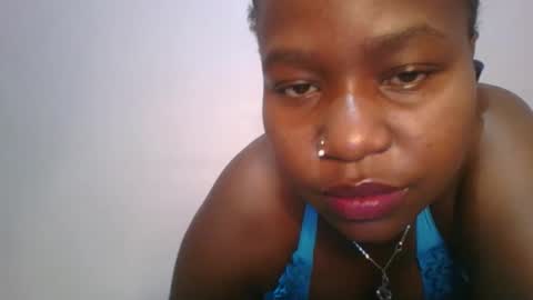 Snapshot of honey_beb chatting on 10.09.25 honey_beb online show from 10.09.25