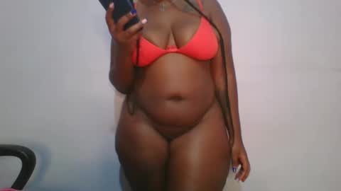 Snapshot of honey_beb chatting on 10.21.25 honey_beb online show from 10.21.25