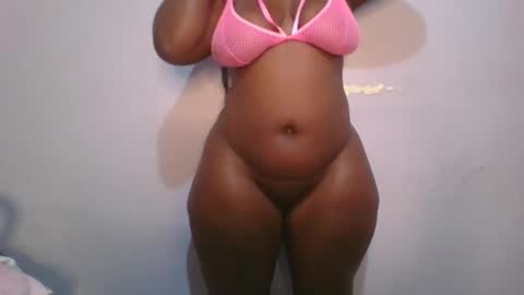 Snapshot of honey_beb chatting on 11.06.25 honey_beb online show from 11.06.25