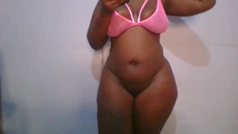 Snapshot of honey_beb chatting on 11.08.25 honey_beb online show from 11.08.25