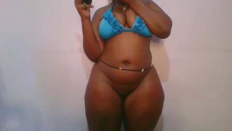 Snapshot of honey_beb chatting on 11.22.25 honey_beb online show from 11.22.25