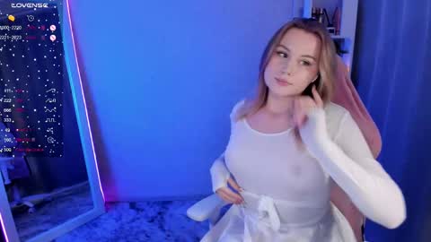 Snapshot of honey_blondee chatting on 03.01.25 Tammy online show from 03.01.25