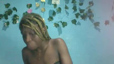 Queen online show from 10.15.25