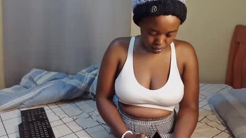 Snapshot of honey_caddy chatting on 06.27.26 honey_caddy online show from 06.27.26