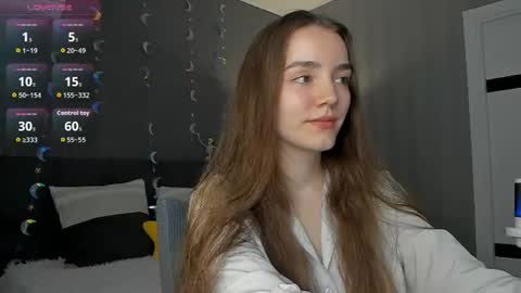 Snapshot of honey_chantal chatting on 06.25.26 Chantal online show from 06.25.26