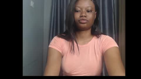 Snapshot of honey_juicydoll chatting on 07.15.26 Sonia online show from 07.15.26