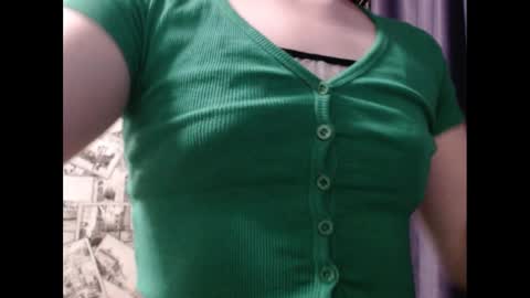 Snapshot of honey_mood chatting on 02.15.25 Lina online show from 02.15.25