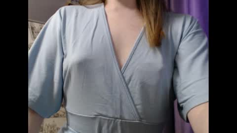 Snapshot of honey_mood chatting on 02.24.25 Lina online show from 02.24.25