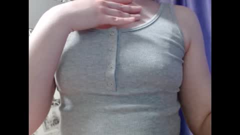 Snapshot of honey_mood chatting on 10.13.25 Lina online show from 10.13.25