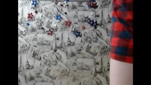 Snapshot of honey_mood chatting on 11.30.25 Lina online show from 11.30.25