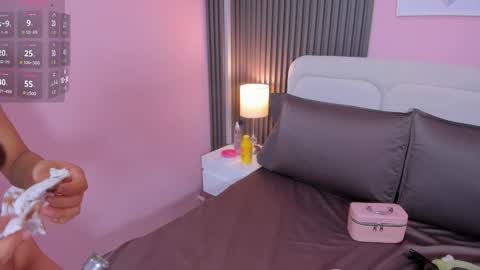 Snapshot of honey_sofii_ chatting on 10.19.25 honey_sofii_ online show from 10.19.25