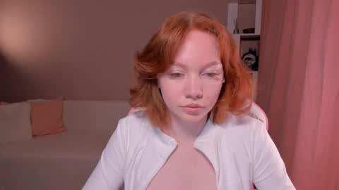 Snapshot of honeyautumn chatting on 03.10.25 honeyautumn online show from 03.10.25