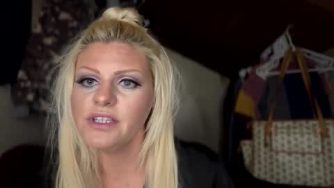 Snapshot of honeybuhnny chatting on 02.17.26 honeybuhnny online show from 02.17.26