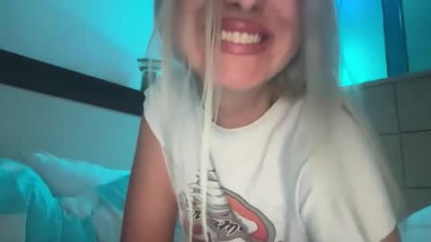 honeybun_z online show from 12.14.25