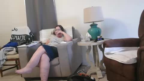 Snapshot of honeybuns344636 chatting on 01.11.25 Honey online show from 01.11.25