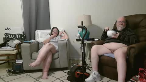 Snapshot of honeybuns344636 chatting on 01.22.25 Honey online show from 01.22.25