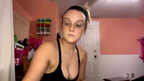 HoneyDrippinBunny online show from 02.15.25