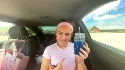 HoneyDrippinBunny online show from 04.23.26