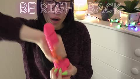 Caroline online show from 12.26.24