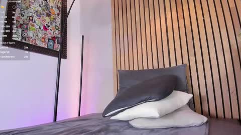 Sofia independent model online show from 03.08.25