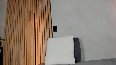 Sofia independent model online show from 01.11.26