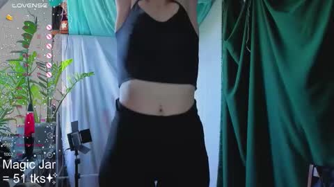 Snapshot of honeylem0n chatting on 10.10.25 Molly online show from 10.10.25