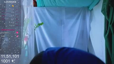 Snapshot of honeylem0n chatting on 10.23.25 Molly online show from 10.23.25