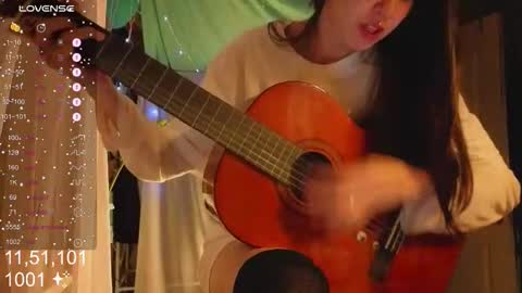 Snapshot of honeylem0n chatting on 10.27.25 Molly online show from 10.27.25