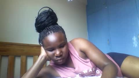 Honeymuny online show from 12.04.25