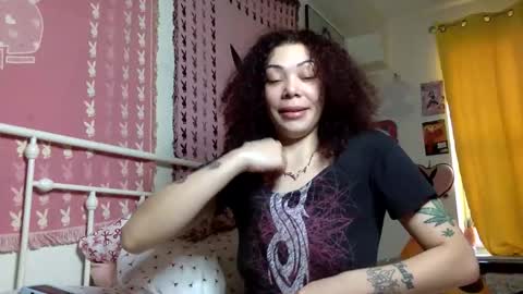 Snapshot of honeyruby chatting on 03.10.26 Ruby Sparks online show from 03.10.26