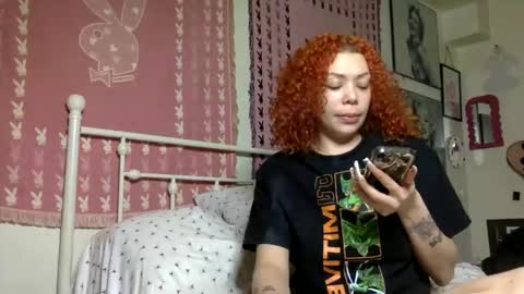 Snapshot of honeyruby chatting on 04.10.26 Ruby Sparks online show from 04.10.26