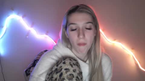 honeyveil online show from 04.28.26