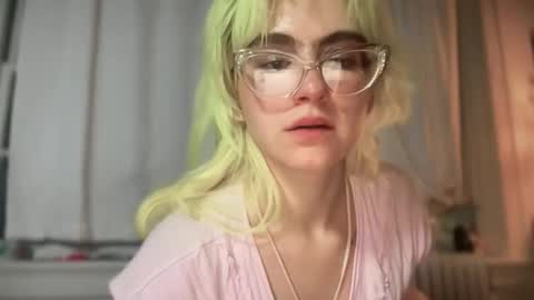 Snapshot of honeyxlimbed chatting on 11.13.25 Emi Rose online show from 11.13.25