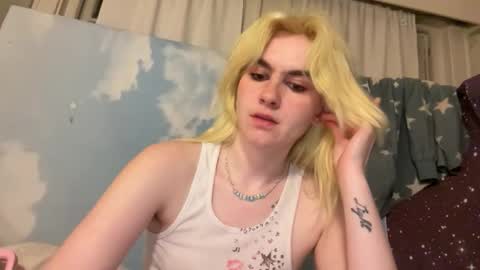 Snapshot of honeyxlimbed chatting on 05.07.26 Emi Rose online show from 05.07.26