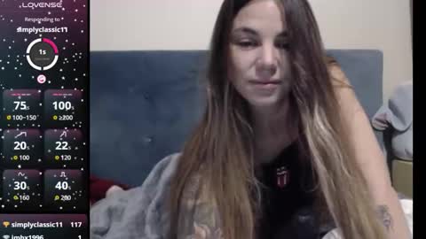 Snapshot of hoodhippy chatting on 11.20.25 HoodHippy online show from 11.20.25