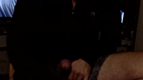 Snapshot of hoodiesahdgoodies chatting on 12.17.25 D online show from 12.17.25