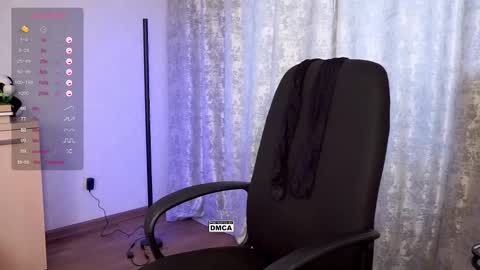 Snapshot of hoot_owl_cb chatting on 09.22.25 Karina online show from 09.22.25