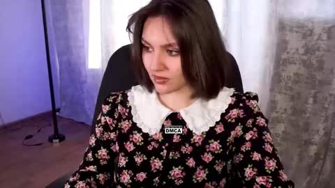 Snapshot of hoot_owl_cb chatting on 09.29.25 Karina online show from 09.29.25