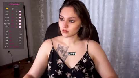 Snapshot of hoot_owl_cb chatting on 10.07.25 Karina online show from 10.07.25