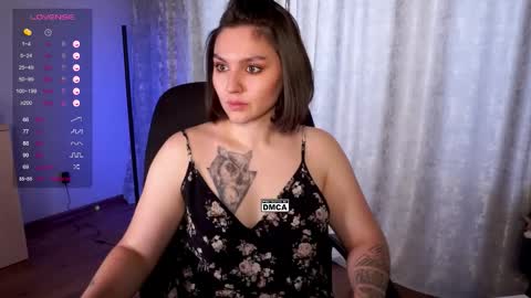 Snapshot of hoot_owl_cb chatting on 10.09.25 Karina online show from 10.09.25