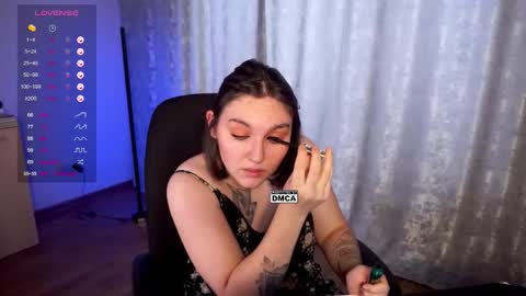 Snapshot of hoot_owl_cb chatting on 11.18.25 Karina online show from 11.18.25