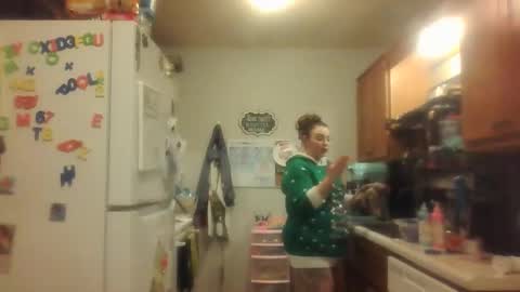 Snapshot of horneygirl88ddd chatting on 12.19.25 horneygirl88ddd online show from 12.19.25