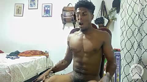 Snapshot of horneyguy2399 chatting on 12.22.24 sugarbaby online show from 12.22.24