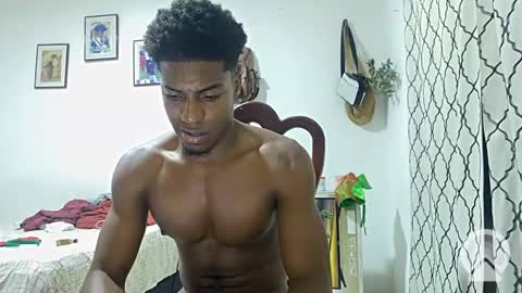 Snapshot of horneyguy2399 chatting on 12.28.24 sugarbaby online show from 12.28.24