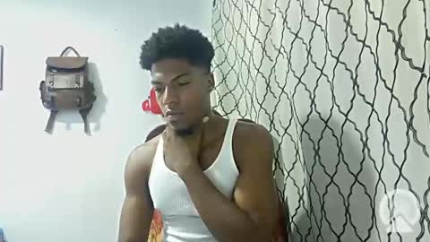 Snapshot of horneyguy2399 chatting on 01.18.25 sugarbaby online show from 01.18.25